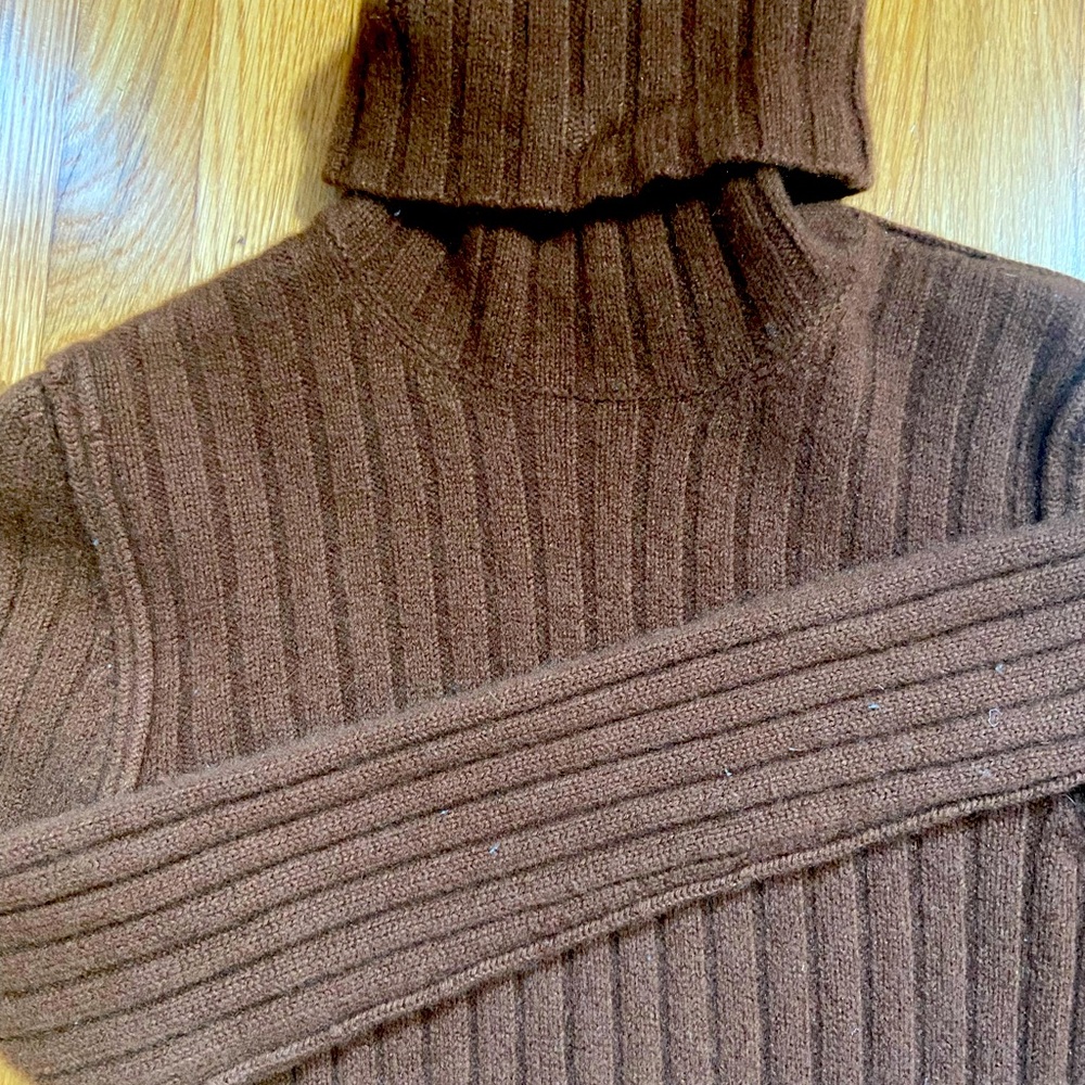 Cashmere Dolce & Gabbana turtleneck sweater in rich chocolate brown